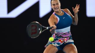 Мощната Арина помита наред в Мелбърн