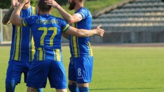 Треньор пусна сина си в дерби от Втора лига 