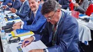 Преизбраха шефа на ФИФА, Боби Михайлов го подкрепи СНИМКИ