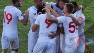 Още един претендент за елита се препъна