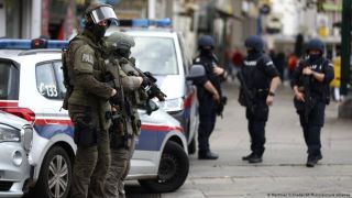 В Скопие е като на война! Полицията се хвана за главата ВИДЕО