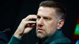 Кръстаич изненада със състава за Унгария