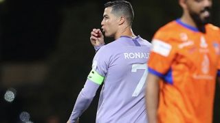 Роналдо ядосан след мач срещу бивш славист ВИДЕО