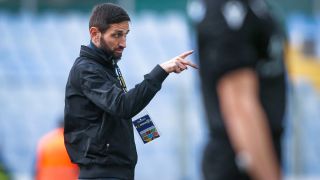 Тунчев изригна: Трудно се играе срещу трима души повече