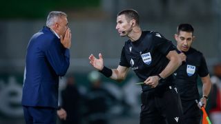 Петев избухна: Милиони видяха, това е дузпа и червен картон