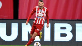 Опитен наш футболист се раздели с клуба си в чужбина