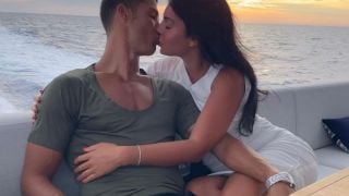 Джорджина последва Роналдо на странно място и си изпати СНИМКА