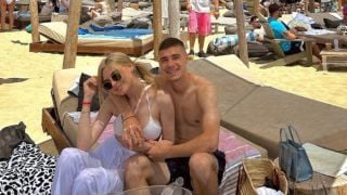 Играчи на Левски и ЦСКА разпускат по плажовете