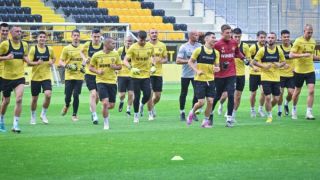 Ботев (Пловдив) чака милиони за двама таланти