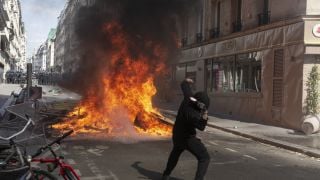 Наш политик изригна пред БЛИЦ заради френския ад и призова Будапеща да смени Париж!