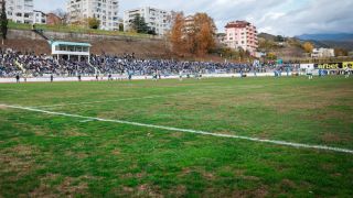 Ексцентрична фигура се завърна в българския футбол СНИМКИ