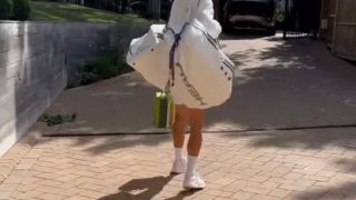 Жената на Джокович смая света с ритуал преди големия мач ВИДЕО