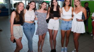 Красавици събраха погледите на летище София СНИМКИ