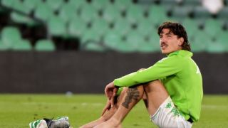 Играл за Барса и Арсенал се завърна в Испания