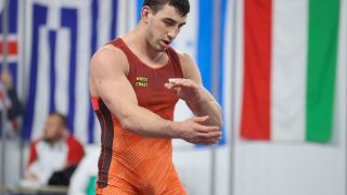Украинец донесе медал на България