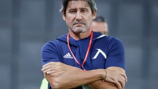 Удар по Левски, Костов доста притеснен