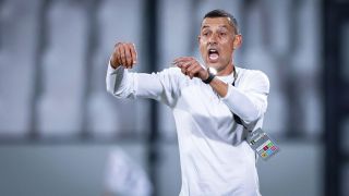 Томаш побесня, блондинка успя да го усмири ВИДЕО