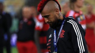 Известен скандалджия поруга паметта на мъртвец