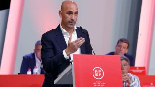 Обрат посред нощ за големия секс скандал във футбола