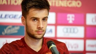 Груев помага на наш национал, който не знае български