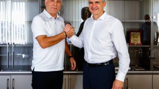 Христо Стоичков на среща министъра на спорта по ключова тема за футбола