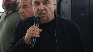 Нова престрелка в плуването: На кривата ракета космосът й пречи!
