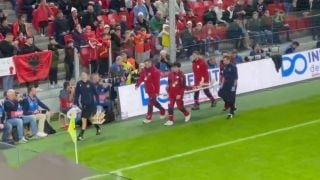 Спас Делев откаран с линейка в болница