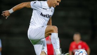 Виктор Генев навършва 35