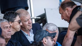 Притиснаха Боримиров с важни въпроси за бъдещето на Левски