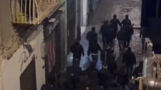 Бой и арести в Неапол, има ранени полицаи