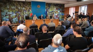 На панаир ли сме? Скандали в спортното министерство ВИДЕО/СНИМКИ