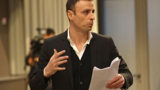 Бербатов с призив преди протеста