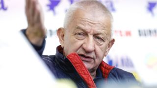 Крушарски се нахвърли на Бербатов, закопа го 