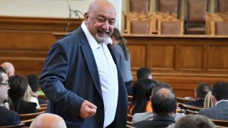 Красен Кралев изказа огромно съмнение за метежа в София