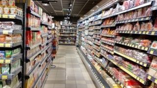 Глад мори Берое! Футболисти от чужбина крадат боб oт магазин до стадиона