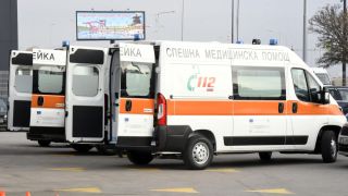 Автобус с 16 деца от Ловеч катастрофира, има загинал