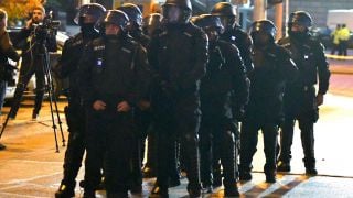 Разкритие! Фенове и полицаи от Пловдив окървавили протеста в София, твърди осведомен източник