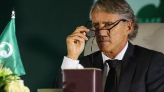 Манчини празнува рожден ден, легендата Каров на 80