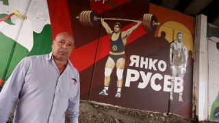 Янко Русев става на 65