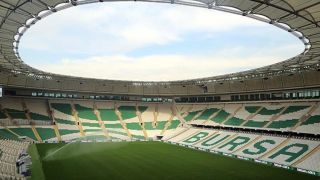 Бивш отбор на седем българи пред фалит