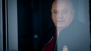 Венци Стефанов: Сам човек само за тоалетната става 