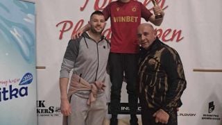 Възпитаник на Бахчеванов се окичи със злато след зрелищен нокаут ВИДЕО/СНИМКИ
