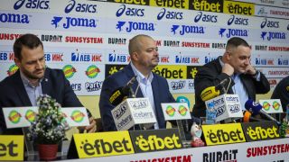 Бунтът срещу Наско Сираков се разраства