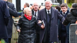 Великият Сър Алекс Фъргюсън става на 82