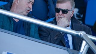 Бомба в БЛИЦ: Жълти стотинки за Левски от сделка с руснаци