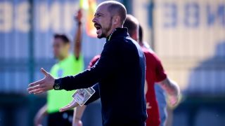 Ел Маестро чака играчите до неделя