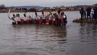 Футболен треньор герой в Радомир, пребори се за кръста с младите ВИДЕО/СНИМКИ