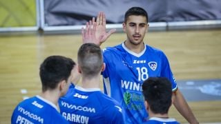 Левски, лидерът и шампионът мачкат в елита
