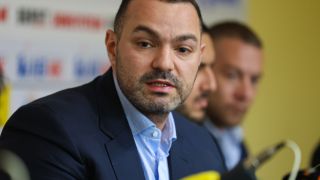 Нов огромен трус в щангите! Президентът напуска
