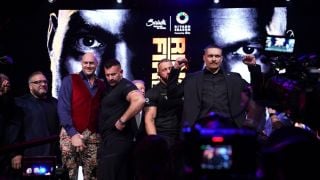 Няма мърдане! Страшно наказание при провал на мега боя Усик - Фюри